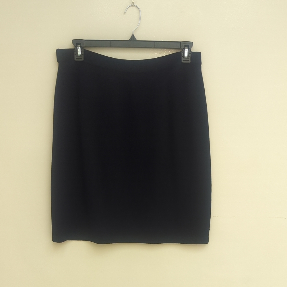 Pretty, Versatile Navy St.John Skirt